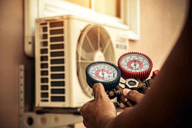 Professional Hvac technician working in Nineveh, IN